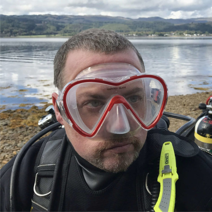 Vapour Diving Mask - In Use